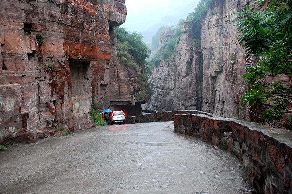 Tunnelstra�e am Eingang des Guoliang-Dorfes