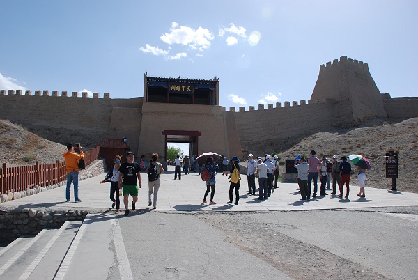 Eingangstor der äußeren Stadt von Jiayuguan Eingangstor der äußeren Stadt von Jiayuguan