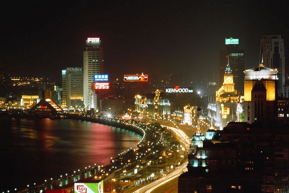 Ausflug zur Uferpromenade Bund in Shanghai Ausflug zur Uferpromenade Bund in Shanghai