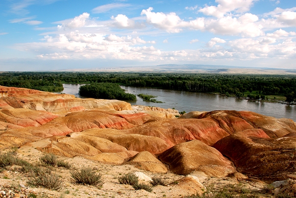 Fünf-Farben-Strand am Irtysch-Fluss