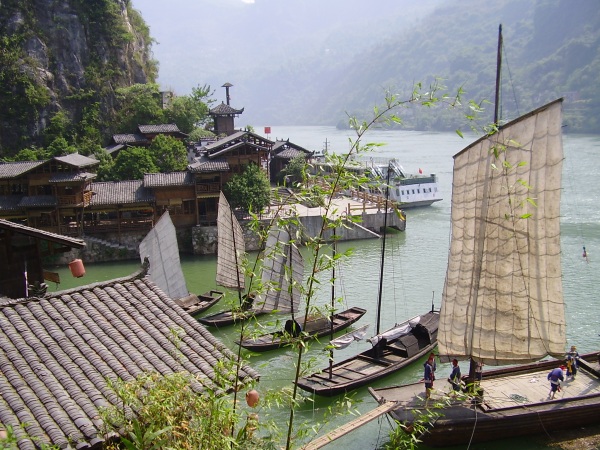 Sanxia Renjia: Drei-Schluchten-Familien Sanxia Renjia: Drei-Schluchten-Familien